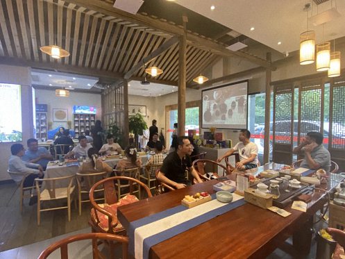 赣州教学点总裁二十四班班集体走访——大益茶专营店405.jpg