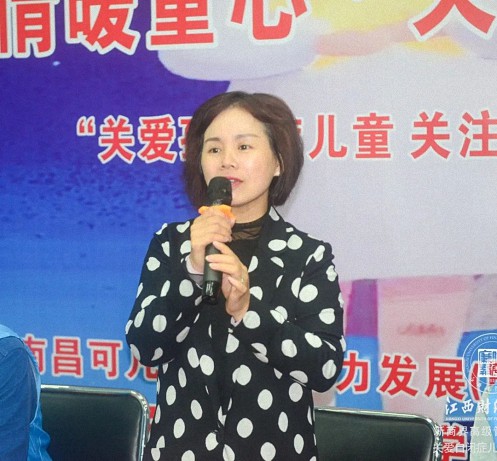 【中心動態(tài)】星星筑夢 與愛童行——EDP中心與新商界26班同學會關愛特殊兒童公益活動676.jpg