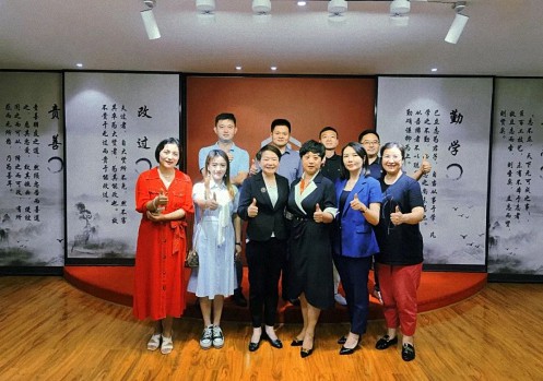 【班級(jí)活動(dòng)】江西財(cái)大新商界85班首次班委會(huì)在恒實(shí)股份圓滿舉行549.jpg