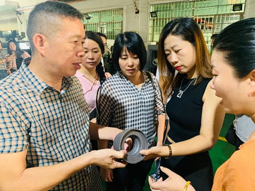 【学员走访】记走访江财新商界83班同学企业——斌仔锻压机械、中鑫建材375.jpg