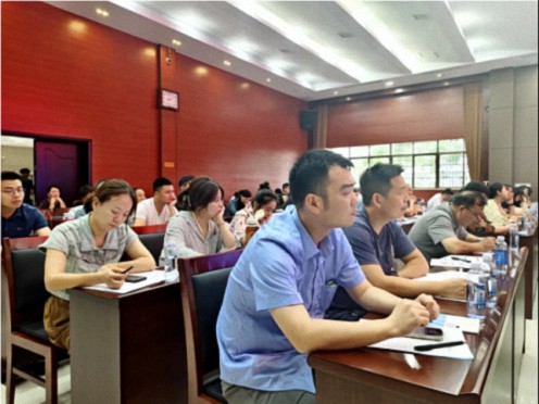 【中心動(dòng)態(tài)】樂平市企業(yè)聯(lián)合會(huì)&企業(yè)家協(xié)會(huì)高質(zhì)量發(fā)展大講堂暨江西財(cái)經(jīng)大學(xué)新商界133屆高管論壇圓滿舉行797.jpg