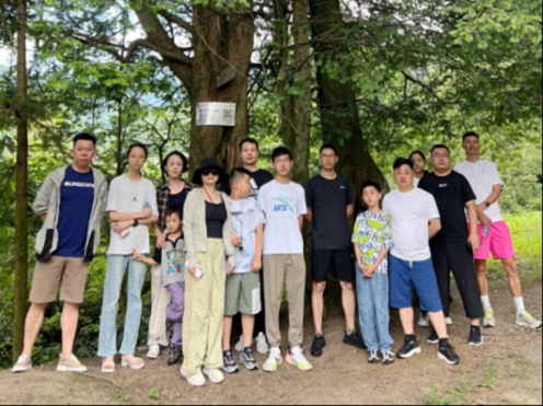 【班级活动】盛夏清凉行,同窗大家庭——江财新商界93班首届家庭聚会游记722.jpg 【班级活动】盛夏清凉行,同窗大家庭——江财新商界93班首届家庭聚会游记722.jpg