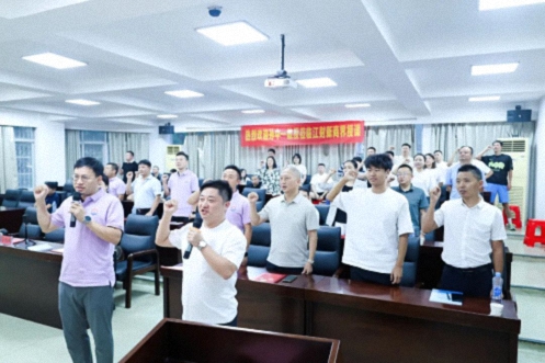 【中心动态】江西财大新商界93班、95班《战略顶层设计》课程暨班委受聘仪式