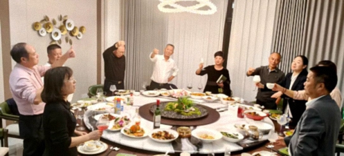 【班级活动】深秋相聚话情谊,同窗携手共前行——江财新商界13班同学走访小记485.jpg 【班级活动】深秋相聚话情谊,同窗携手共前行——江财新商界13班同学走访小记485.jpg