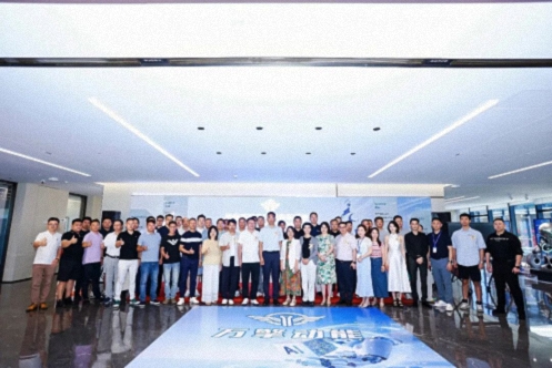 【学员动态】江西新商界总裁95班李坤同学企业投资辅导项目——浙江万擎动能科技有限公司盛大乔迁