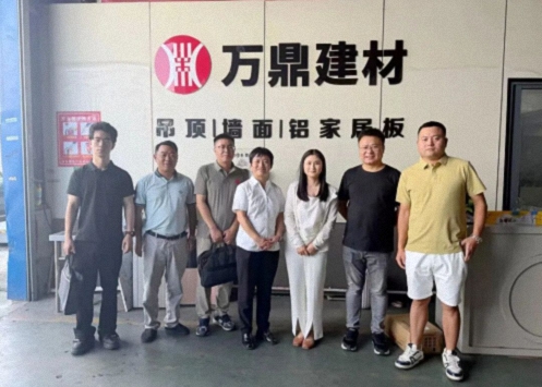 【中心动态】江西新商界总裁班联动永修县招商团队走进小蓝片区学员企业692.jpg