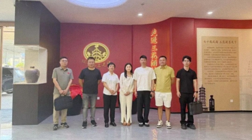 【中心动态】江西新商界总裁班联动永修县招商团队走进小蓝片区学员企业854.jpg