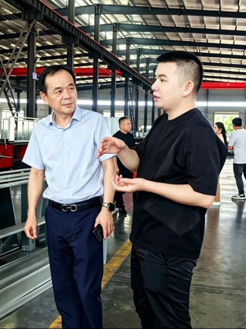 【学员走访】江西新商界总裁91班师生走进杨志同学企业——江西省鑫智通科技发展有限公司615.jpg