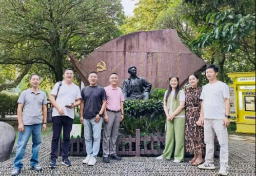 【班级活动】江西新商界总裁41班师生走访程娟同学新项目——井冈山知行杜鹃国际大酒店